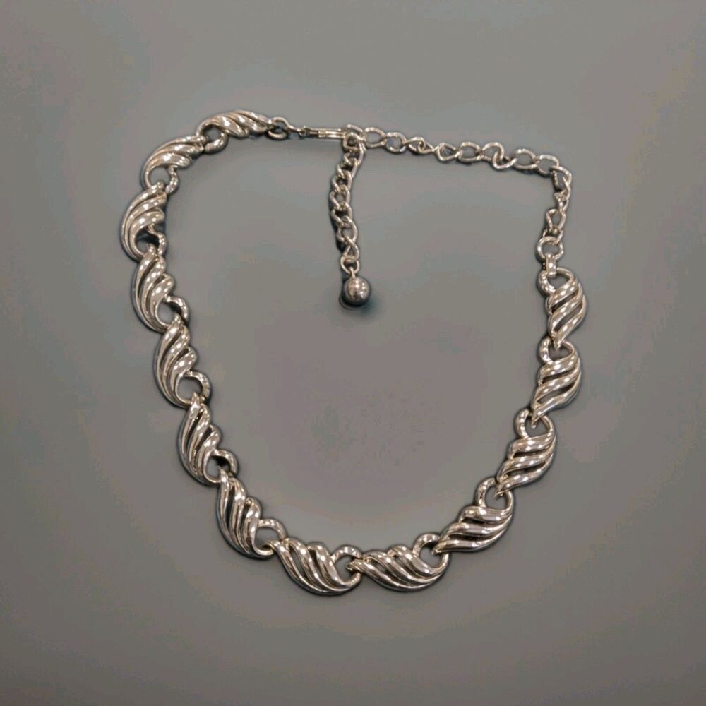 Vintage 1980s Silver Tone Twisted Link Choker Necklace Hook Untested/unmarked